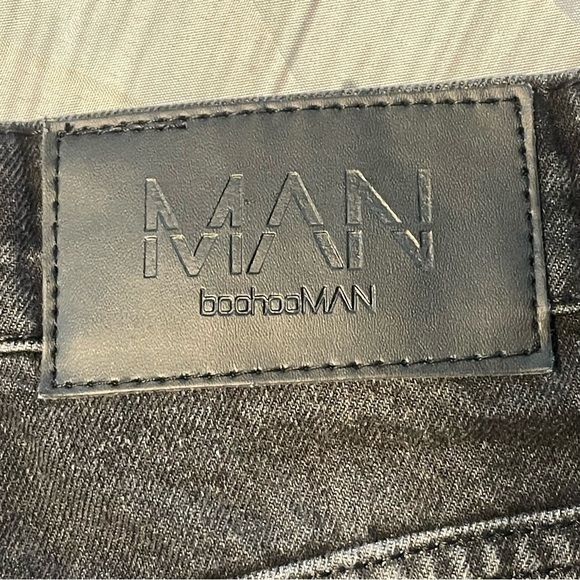 MAN Boohoo Man Distressed Patch Black Denim Jeans Size 32 NEW / NWOT - Picture 3 of 11